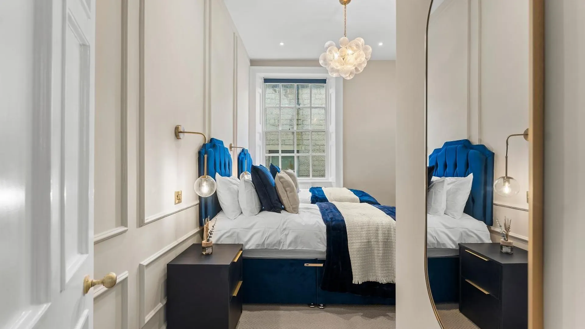 Luxurious Abode In Central Bath