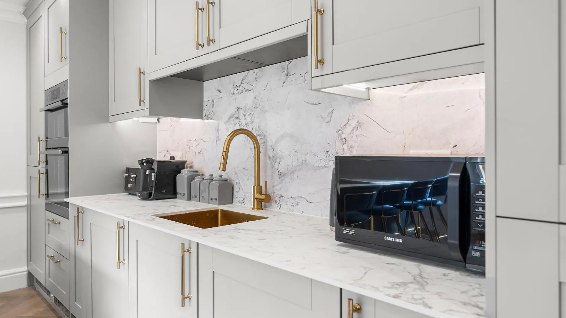 Luxurious Abode In Central Bath 0*,