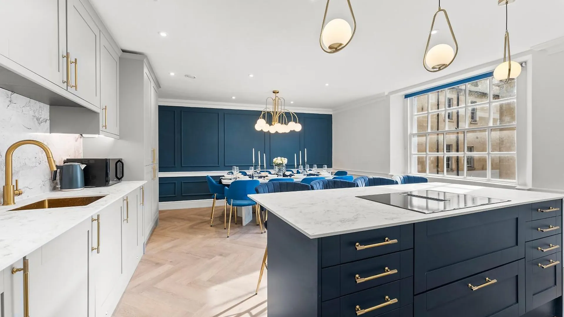 Luxurious Abode In Central Bath